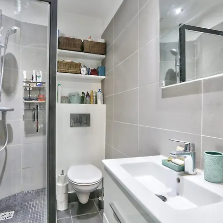 Apartment Superb For 3 In Montmartre Paris