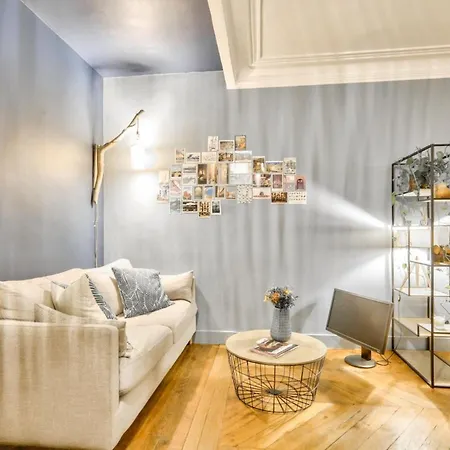 Superb For 3 In Montmartre * Paris
